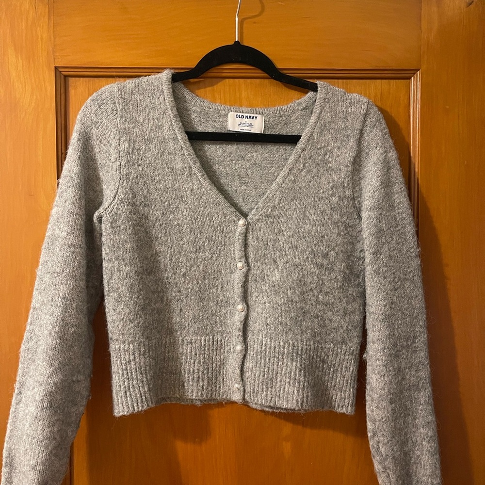 Old Navy Women's V-Neck Sweater in Gray